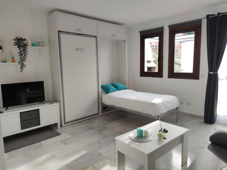 Apartamento Maika Benalsun Pueblo Evita Беналмадена Екстериор снимка